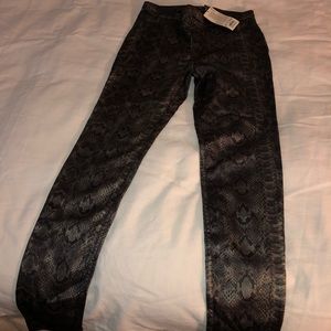 Snake print legging